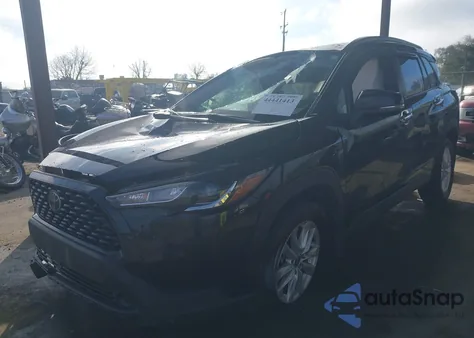 2023 Toyota Corolla Cross Le z USA, uszkodzony, nr VIN 7MUCAAAG2PV037723